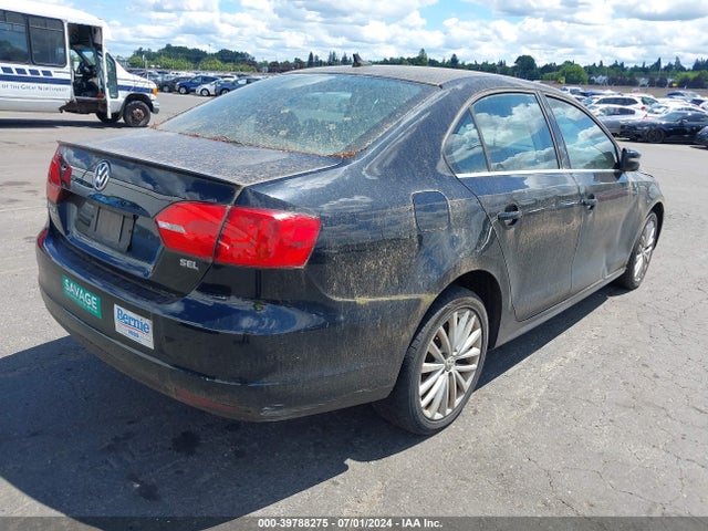 3VWL17AJ9EM217767 Volkswagen Jetta 1.8t Sel