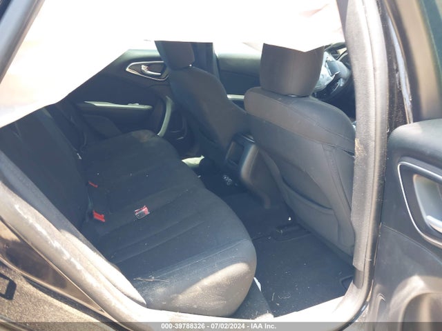 1C3CCCAB2GN167127 Chrysler 200 Limited