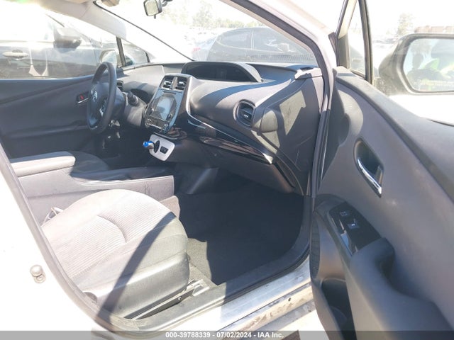 Toyota Prius Two 2016 JTDKBRFU5G3001865 Image 5