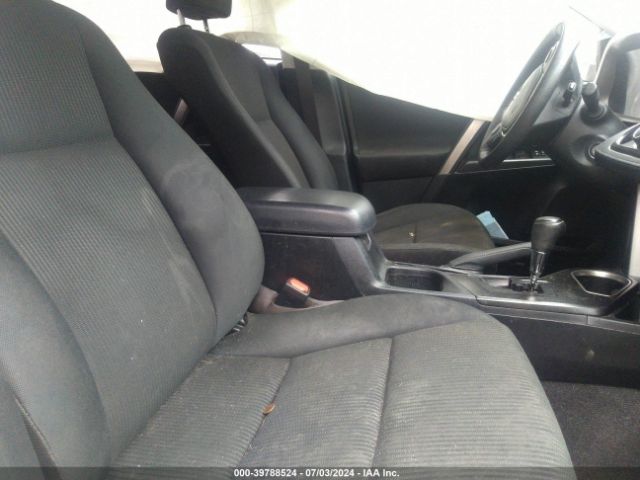 JTMZFREV2GD089992 Toyota RAV4 LE