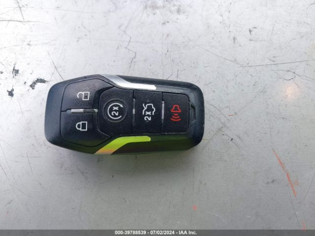 1FA6P8AM5F5374143 Ford Mustang V6