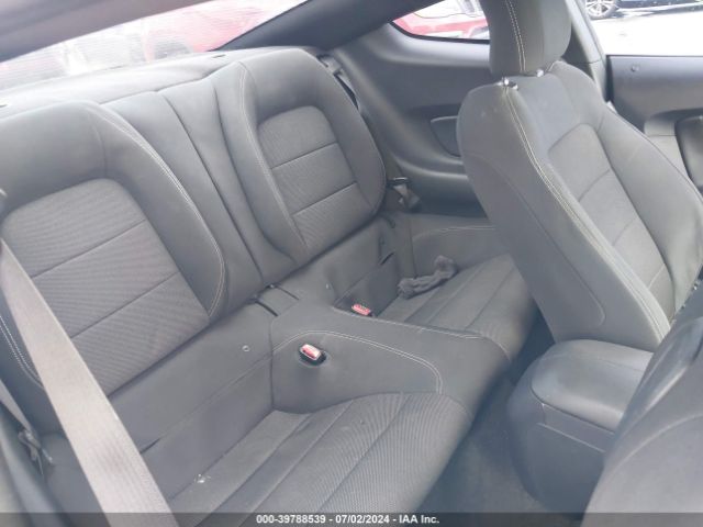 1FA6P8AM5F5374143 Ford Mustang V6