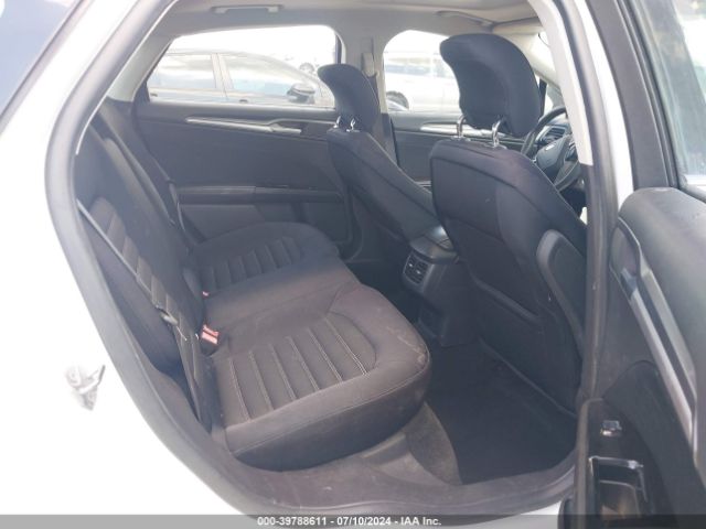 3FA6P0H71FR145120 Ford FUSION SE