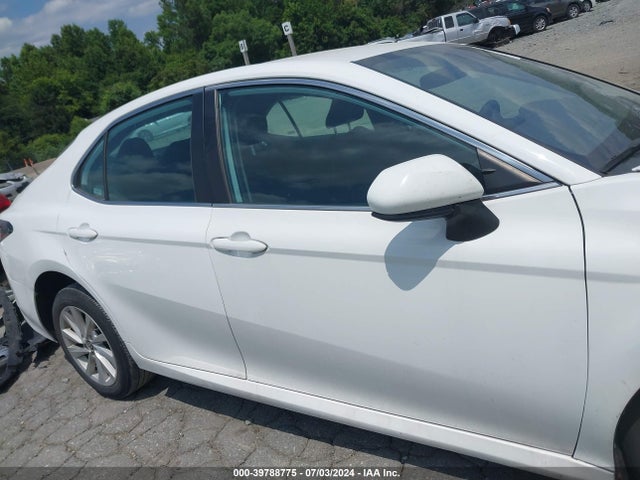 Toyota CAMRY LE 2021 4T1C11AK2MU591846 Image 13