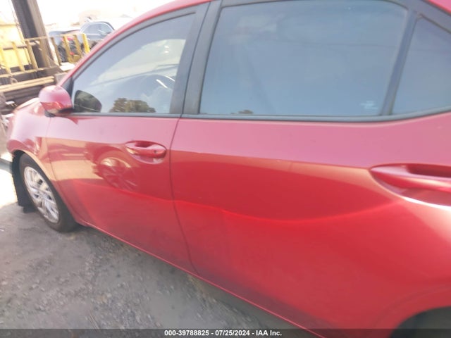 Toyota COROLLA LE 2018 5YFBURHE0JP816912 Image 15