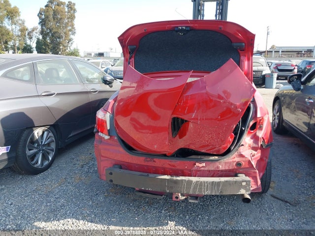 Toyota COROLLA LE 2018 5YFBURHE0JP816912 Image 17
