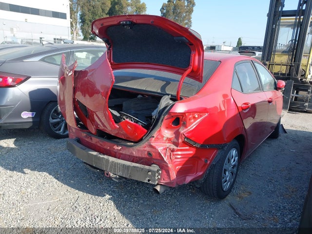 Toyota COROLLA LE 2018 5YFBURHE0JP816912 Image 4