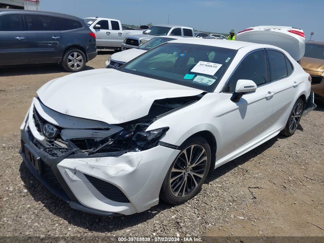 Toyota CAMRY SE 2018 JTNB11HK7J3006231 Image 2