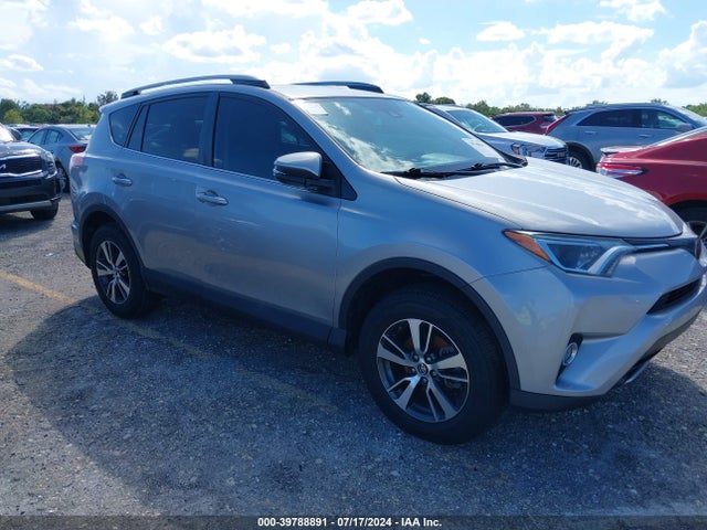 Toyota Rav4 Xle 2018 2T3WFREV8JW521336 Image 1