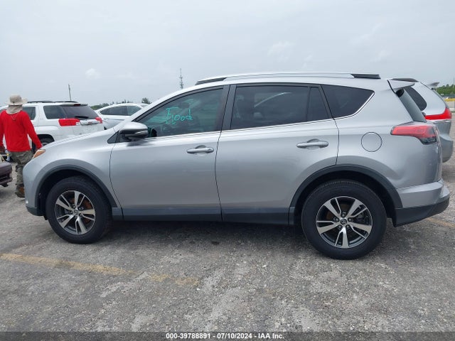 Toyota Rav4 Xle 2018 2T3WFREV8JW521336 Image 14