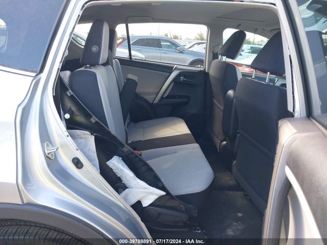 Toyota Rav4 Xle 2018 2T3WFREV8JW521336 Image 8