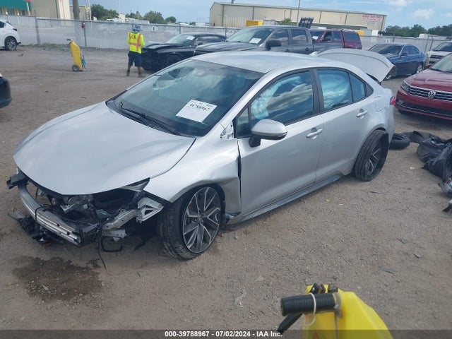 Toyota COROLLA SE 2020 5YFS4RCE1LP017375 Image 2