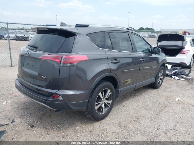 Toyota Rav4 Xle 2017 JTMWFREV8HJ703272 Image 4