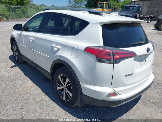 Toyota Rav4 Xle 2018 JTMRFREV4JJ217321 Image 3