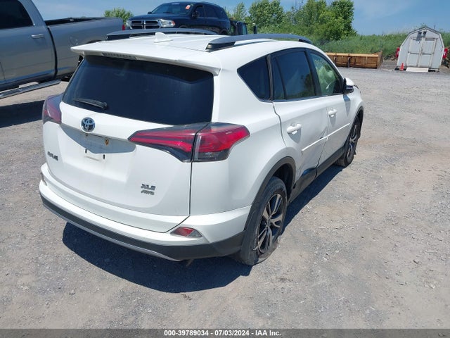 Toyota Rav4 Xle 2018 JTMRFREV4JJ217321 Image 4