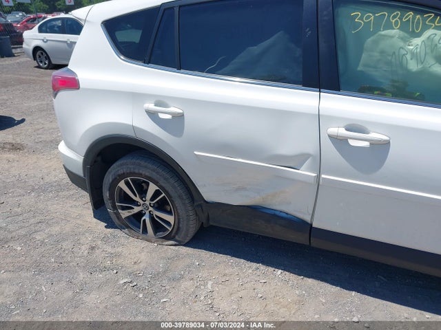 Toyota Rav4 Xle 2018 JTMRFREV4JJ217321 Image 6