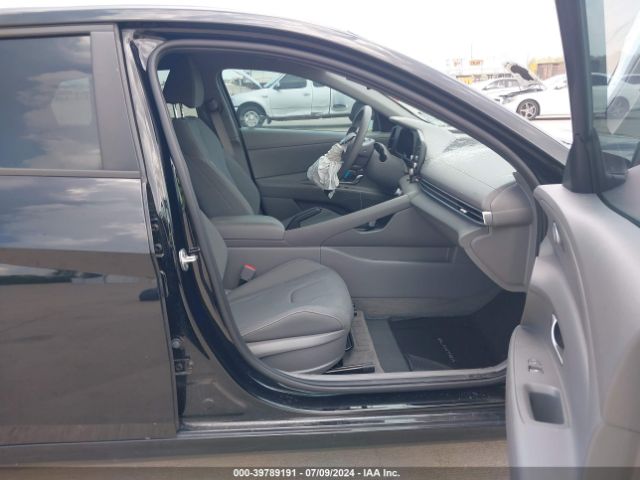 KMHLM4AG8NU353375 Hyundai ELANTRA SEL