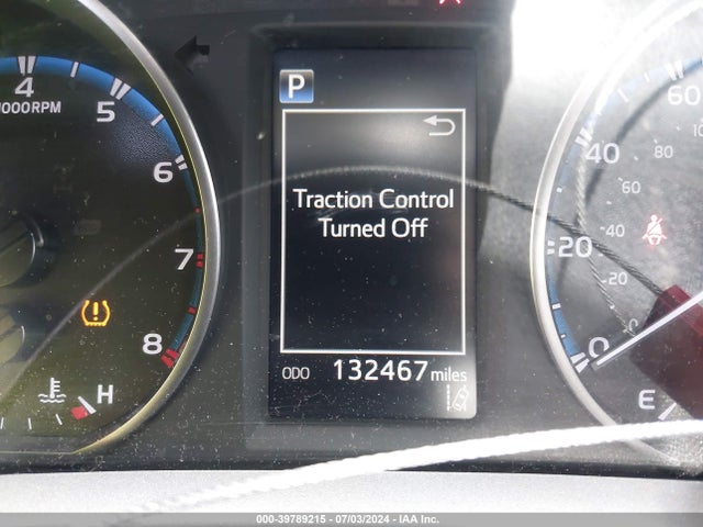 Toyota RAV4 LE 2018 2T3ZFREV3JW470499 Image 15