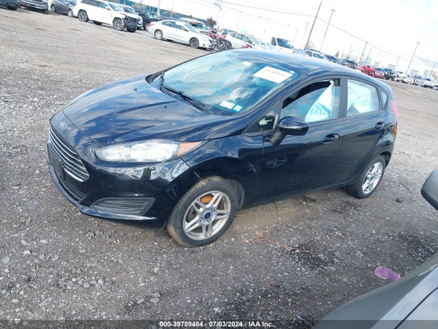 Ford FIESTA SE 2018 3FADP4EJ1JM118522 Image 2