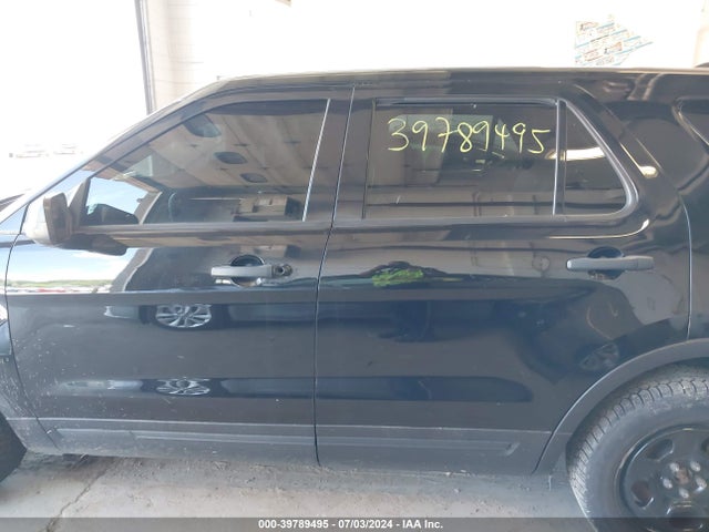 Ford Police Interceptor Utility 2018 1FM5K8AR5JGB12759 Image 13