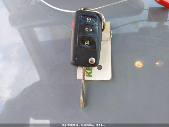 1VWBS7A33EC116221 Volkswagen Passat 1.8t Se