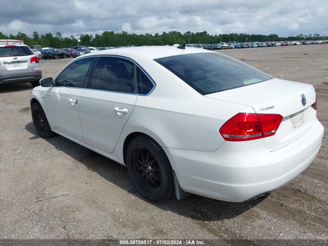 1VWBS7A33EC116221 Volkswagen Passat 1.8t Se