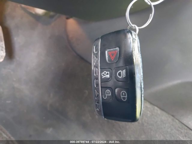 SAJBD4BV4HCY29758 Jaguar Xf 35t Premium