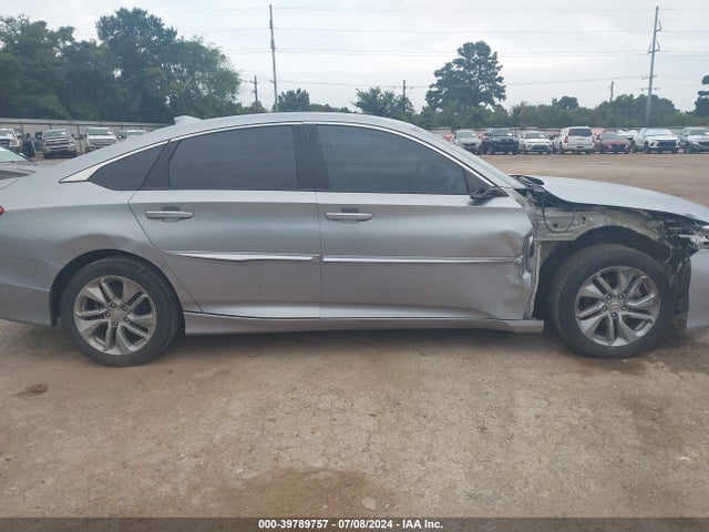 Honda ACCORD LX 2018 1HGCV1F12JA072691 Image 13