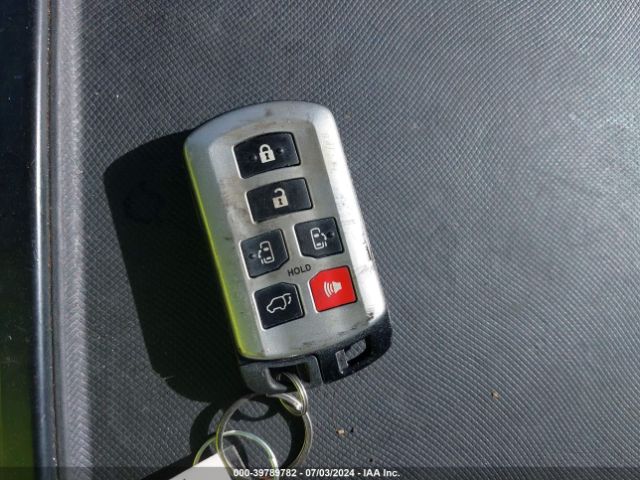 5TDYK3DC3ES424117 Toyota Sienna Xle V6 8 Passenger