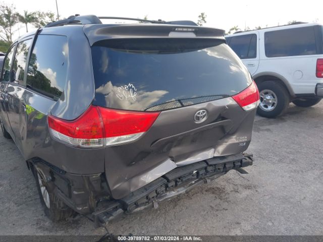 5TDYK3DC3ES424117 Toyota Sienna Xle V6 8 Passenger