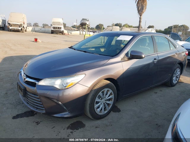 Toyota CAMRY LE 2016 4T4BF1FK3GR545877 Image 2