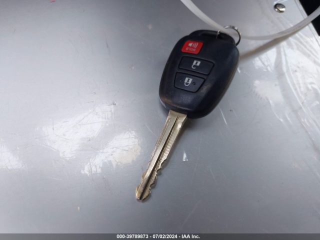 JTDKDTB38E1062902 Toyota Prius C One