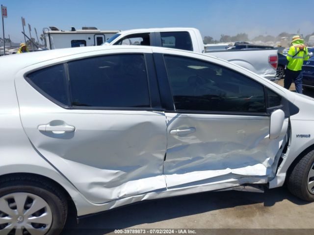 JTDKDTB38E1062902 Toyota Prius C One