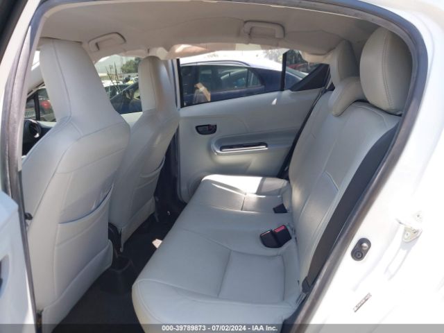 JTDKDTB38E1062902 Toyota Prius C One