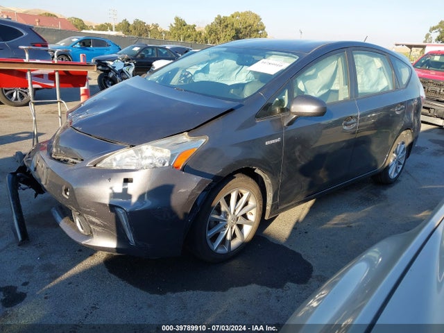Toyota Prius V Five 2014 JTDZN3EU6E3364225 Image 2