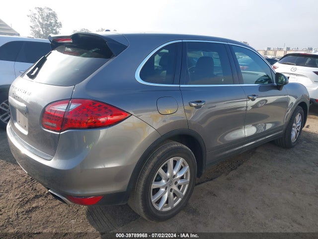 2012 PORSCHE CAYENNE WP1AA2A29CLA10850 Photo 3