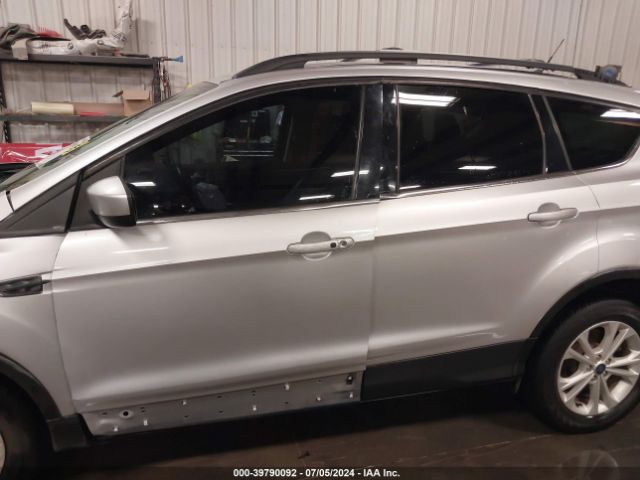 1FMCU9HD0KUB28095 Ford ESCAPE SEL