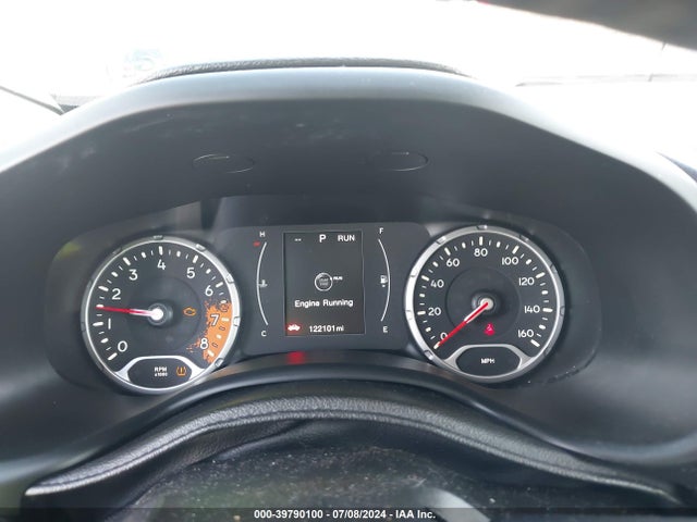 ZACCJABT9FPC33126 Jeep Renegade Latitude