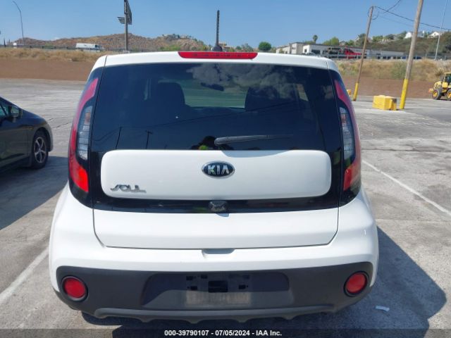 KNDJN2A21J7535977 KIA Soul