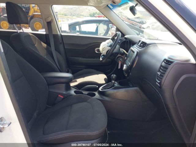 KNDJN2A21J7535977 KIA Soul