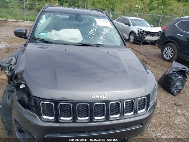 3C4NJCBB2JT489251 Jeep Compass Latitude Fwd