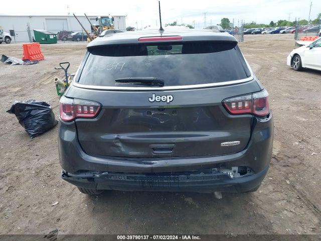 3C4NJCBB2JT489251 Jeep Compass Latitude Fwd