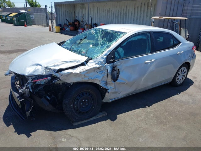 Toyota COROLLA LE 2017 2T1BURHE4HC755185 Image 2