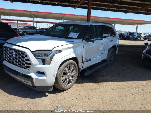 Toyota Sequoia Capstone 2023 7SVAAABA3PX002121 Image 2