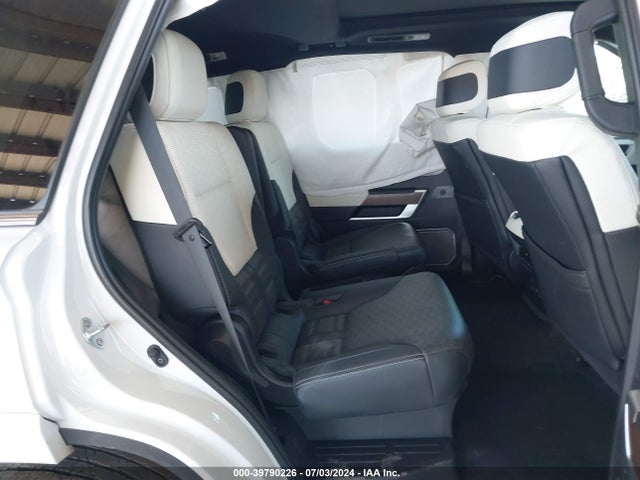Toyota Sequoia Capstone 2023 7SVAAABA3PX002121 Image 8