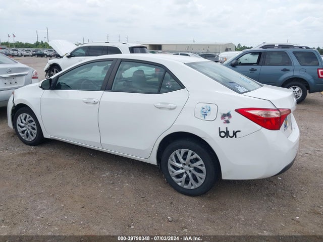 Toyota COROLLA LE 2018 5YFBURHE8JP756068 Image 14
