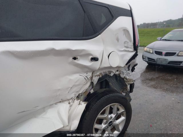 KNDJ23AU8P7213488 KIA SOUL S
