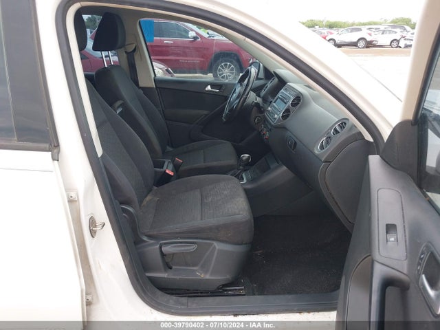 WVGAV3AX2EW539433 Volkswagen TIGUAN S
