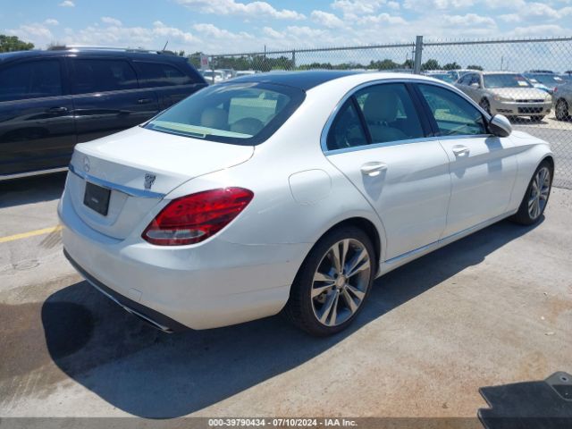 55SWF4JB1FU096102 Mercedes-Benz C 300 Luxury/sport