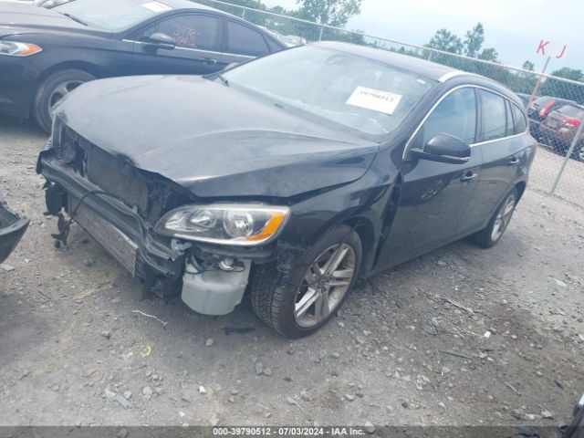 YV1612SB4F1212902 Volvo V60 T5 Premier